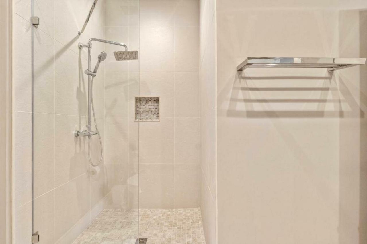 Beautiful 4 - Close To 7505 Holiday home
